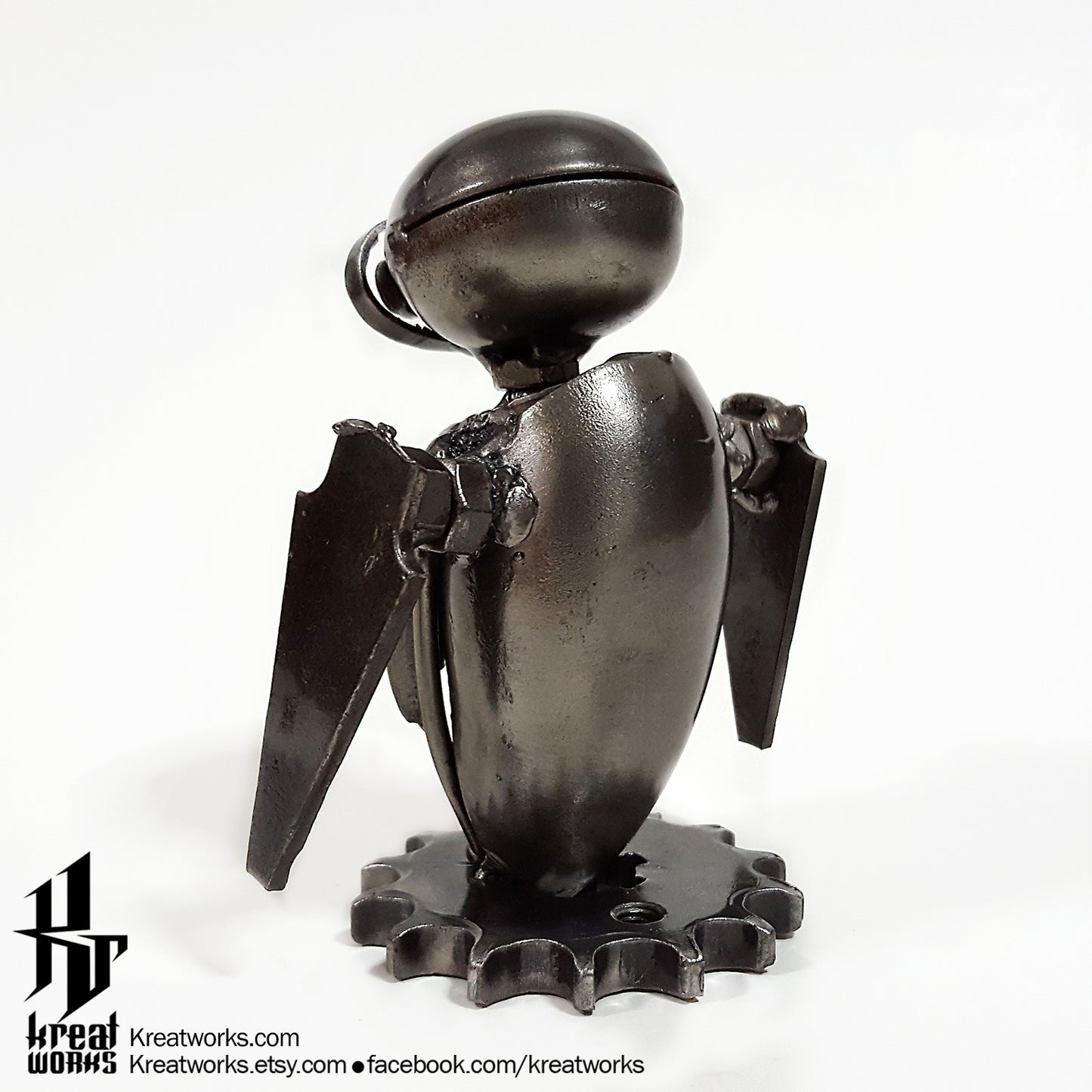 Little Cute Robot (small item) / Recycle Metal Sustainable Sculpture Art