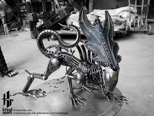 Recycled Metal Crouching Queen Monster (Medium item) / Recycle Metal Sustainable Sculpture Art