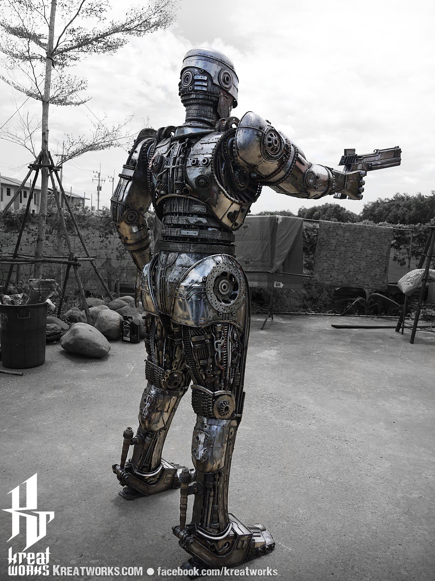 Robot Cop ( Large item ) : made-to-order / Recycle Metal Sustainable Sculpture Art