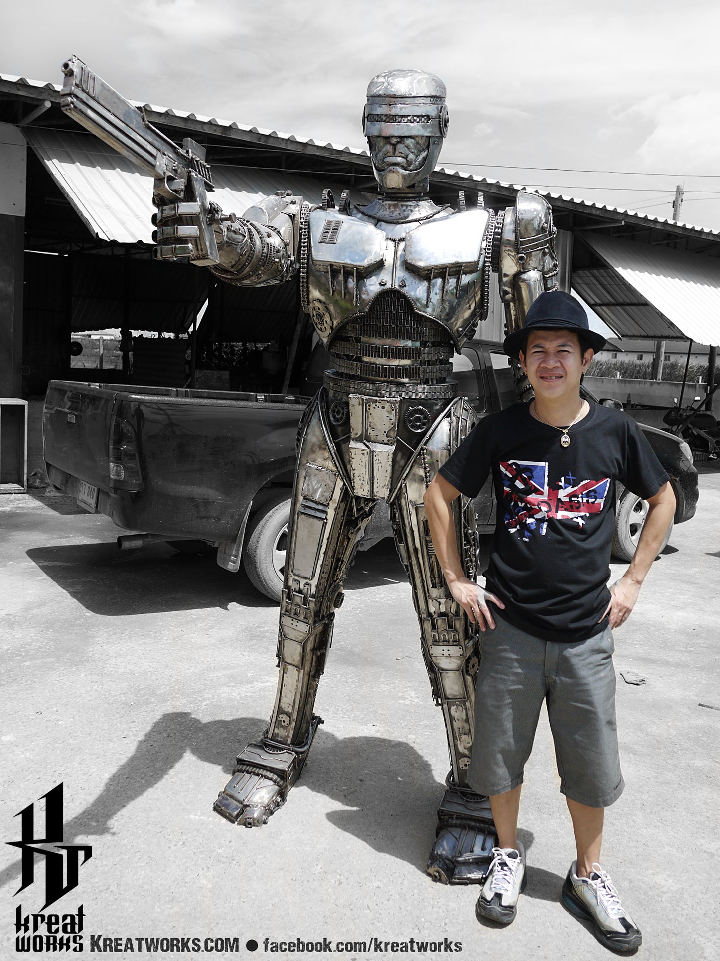 Robot Cop ( Large item ) : made-to-order / Recycle Metal Sustainable Sculpture Art