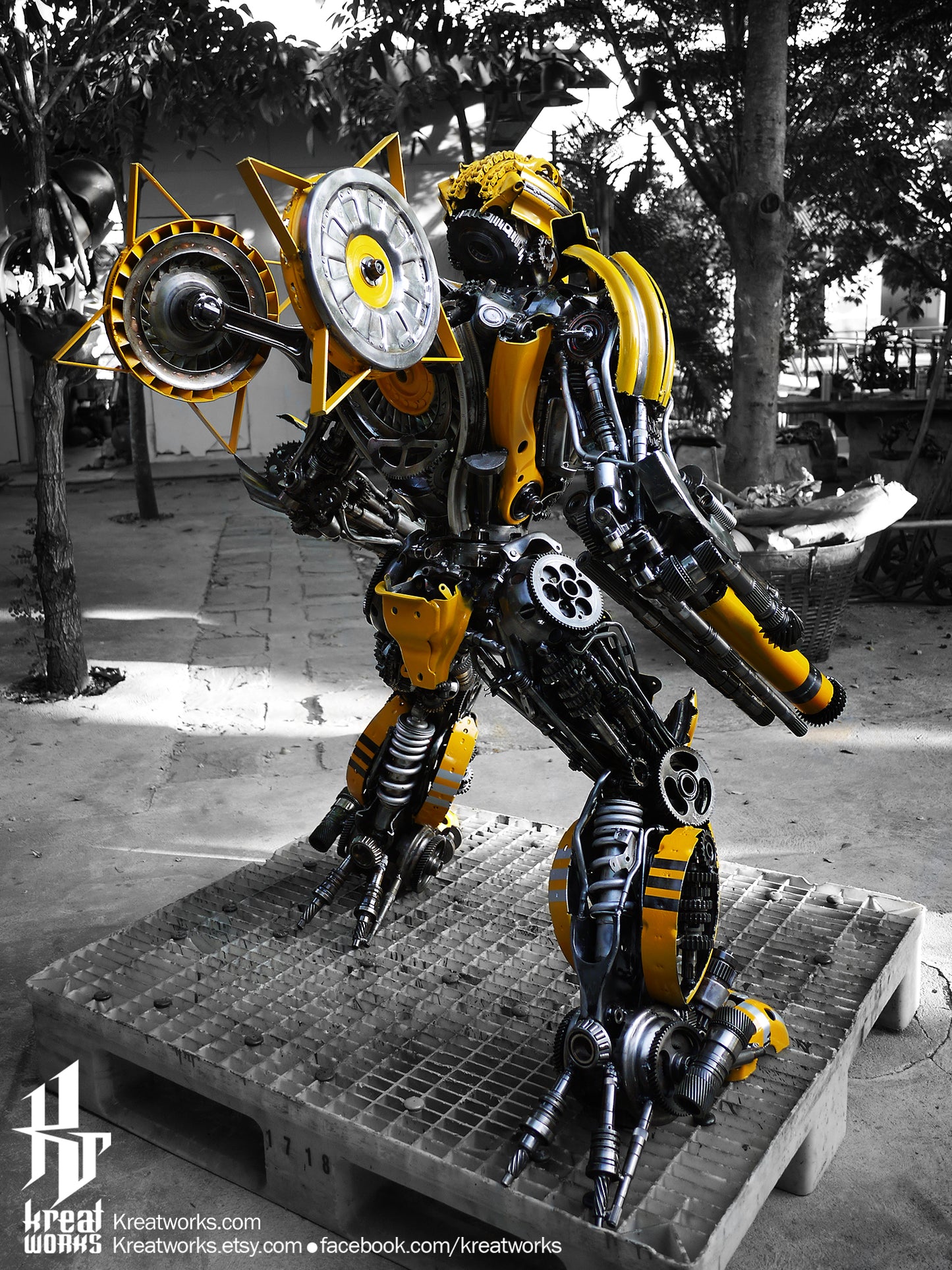 Recycled Metal Boxing Robot (1.3 m height) / Recycle Metal Sustainable Sculpture Art