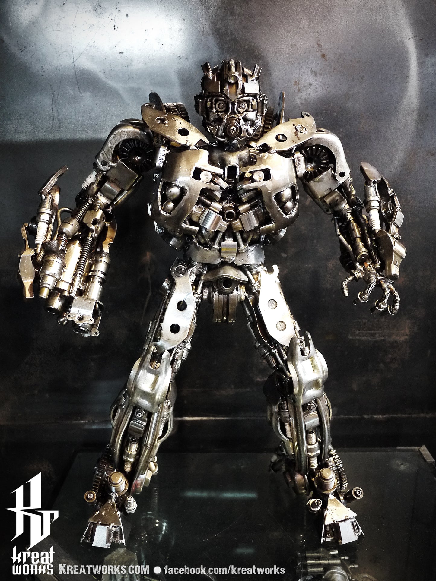 Recycled Metal Boxing Robot (Medium item) / Recycle Metal Sustainable Sculpture Art