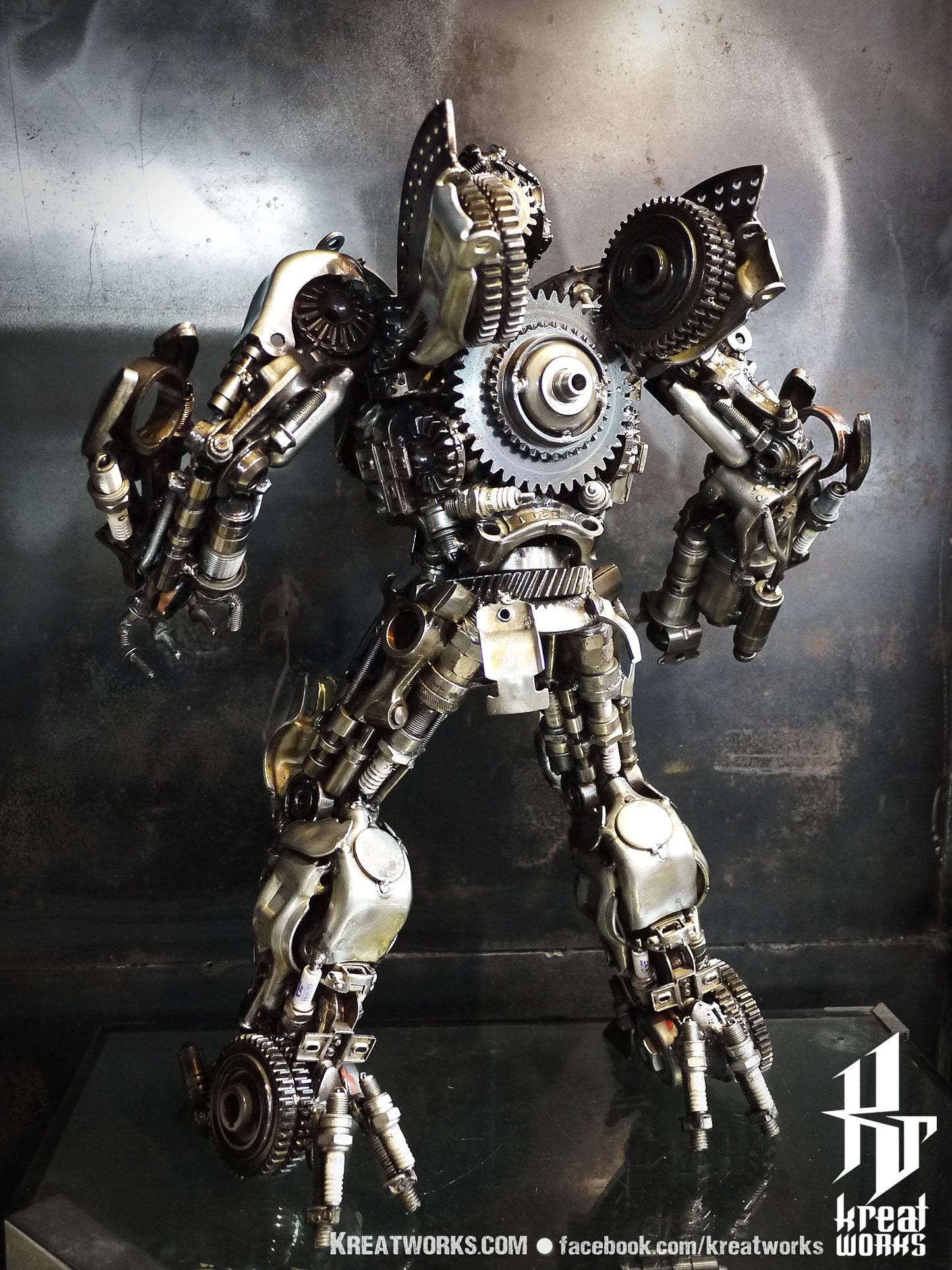 Recycled Metal Boxing Robot (Medium item) / Recycle Metal Sustainable Sculpture Art