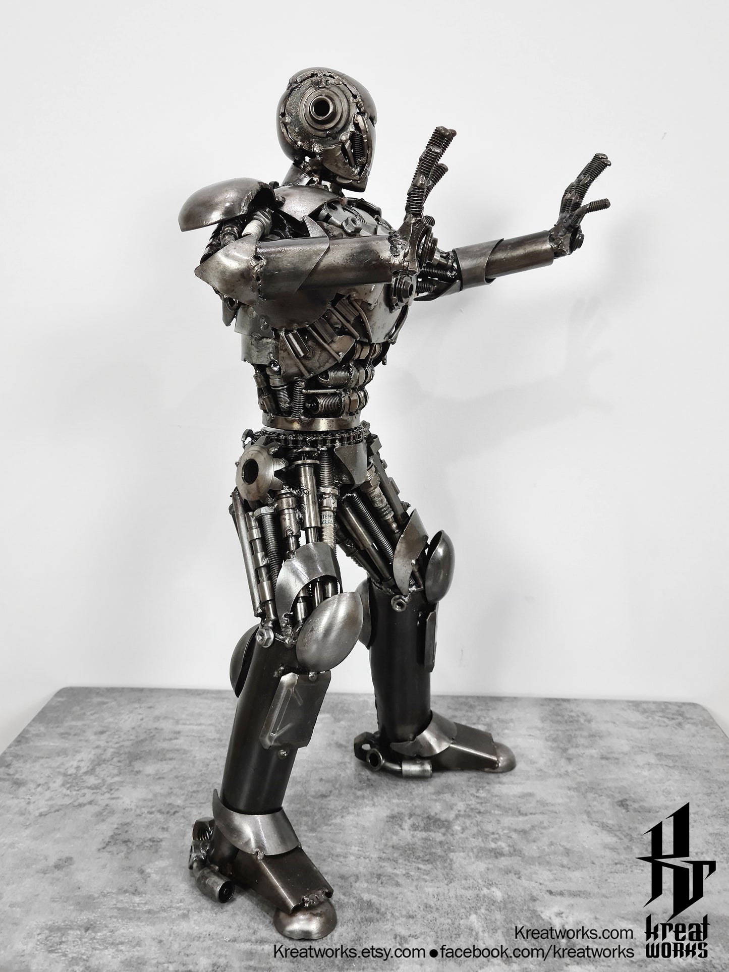 Metal Man (Medium item) / Recycle Metal Sustainable Sculpture Art